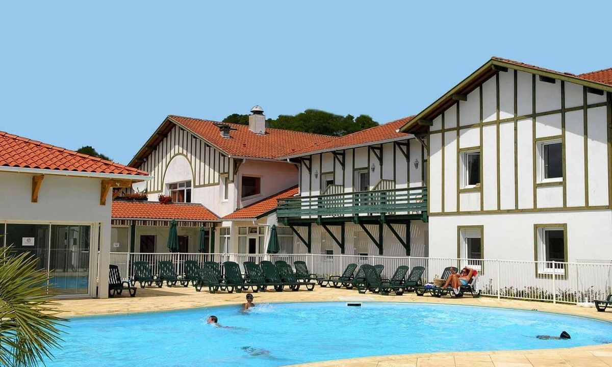 Cassen House | Cassen Holiday House with Pool