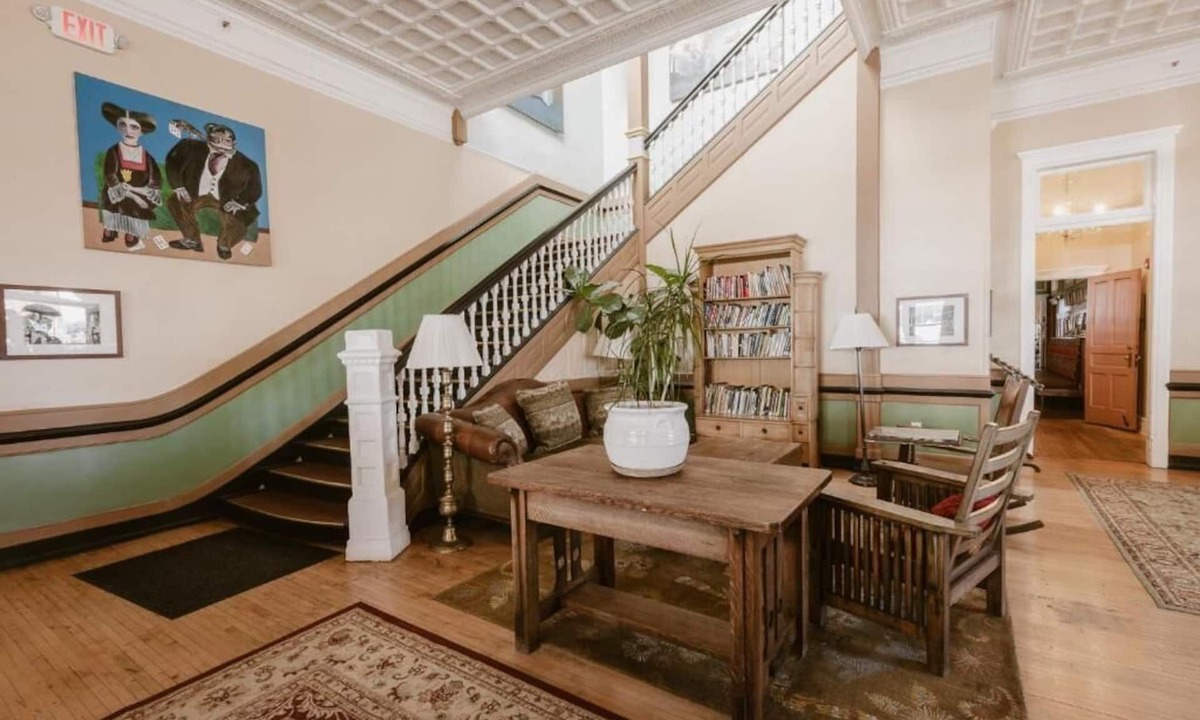 East Las Vegas Hotel | Castaneda Hotel