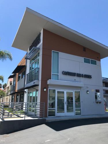 Orange Hotel | Castaway Motel