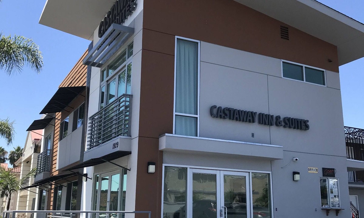 Orange Hotel | Castaway Motel
