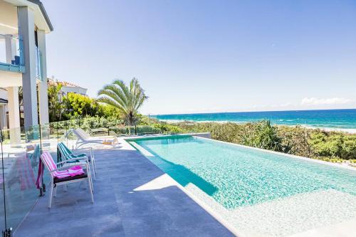 Castaways Beach House | Castaways Beach Escape