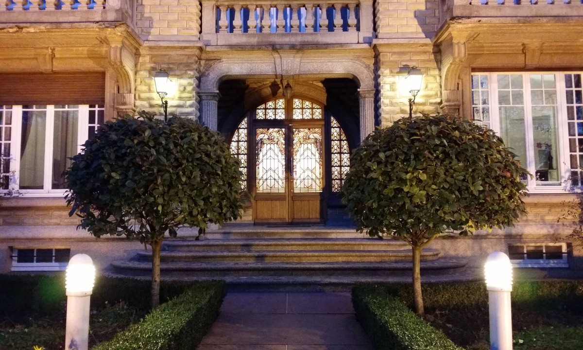 Bayeux House | Castel Bayeux Guesthouse