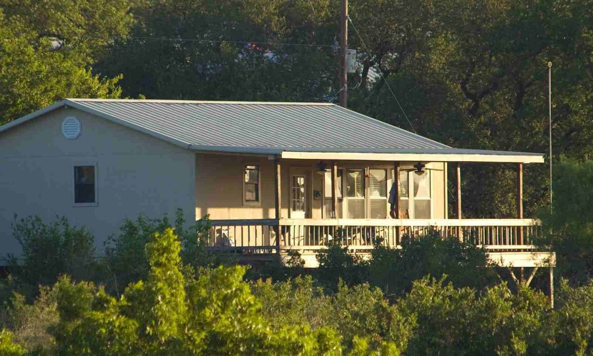 Llano County Cabin | Castell Cabin on the Llano River