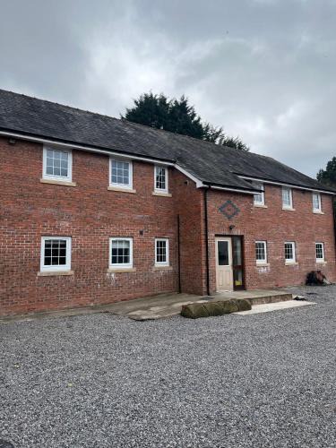 Caerphilly House | Castell Cottages Central with Parking
