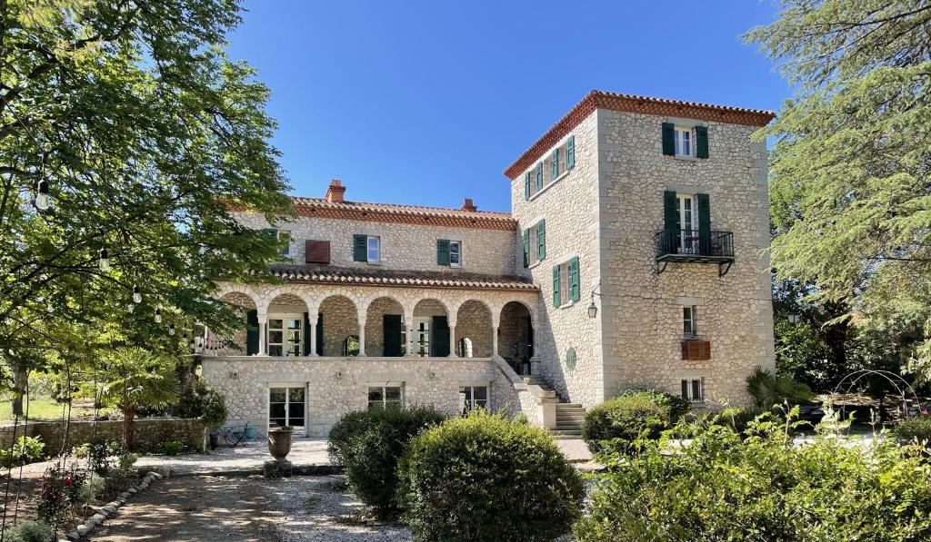 Prades Bed & Breakfast | Castell Rose