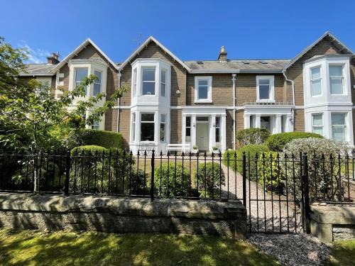 Broughty Ferry Villa | Castle Beach