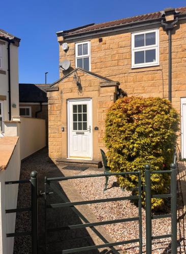 Spofforth House | Castle Cottage