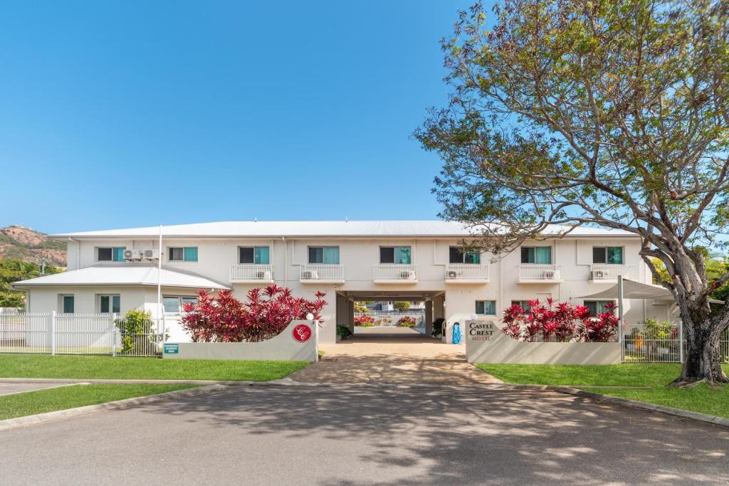 North Ward Hotel | Castle Crest Motel