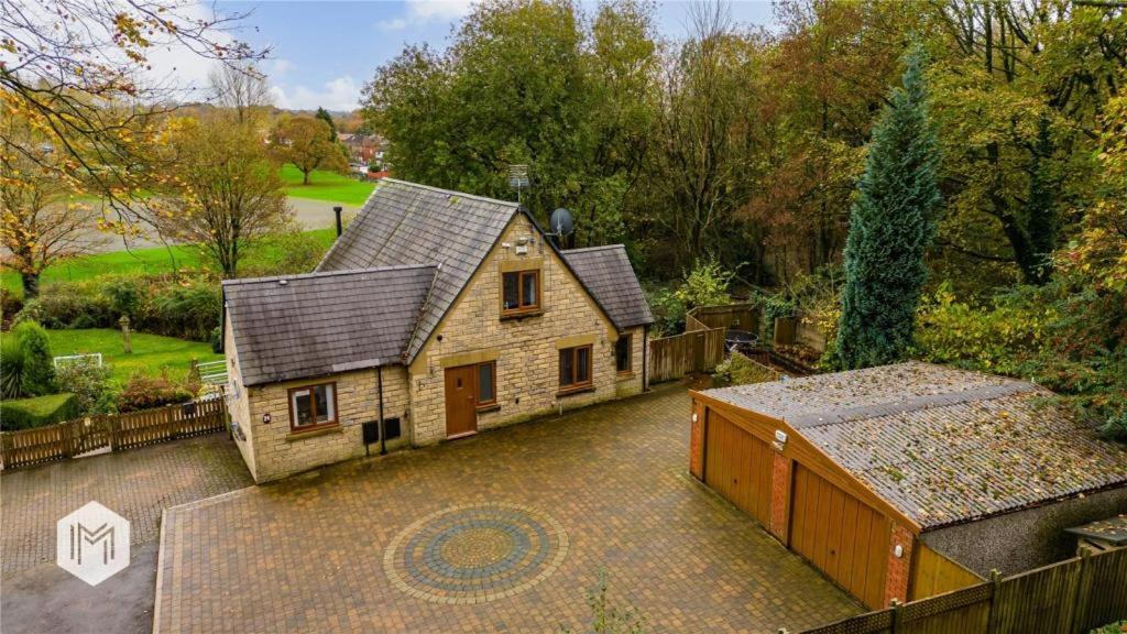 Bolton Villa | Castle De Annis