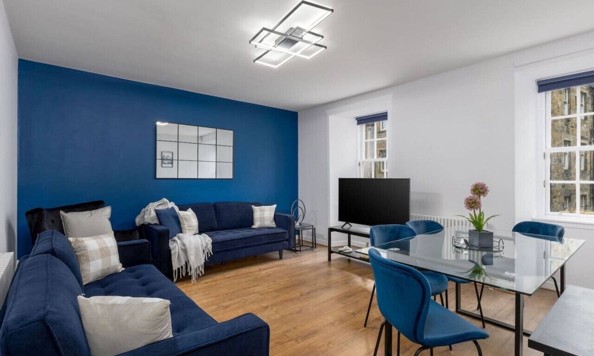 Dalavich Apartment | Castle Esplanade Apartment