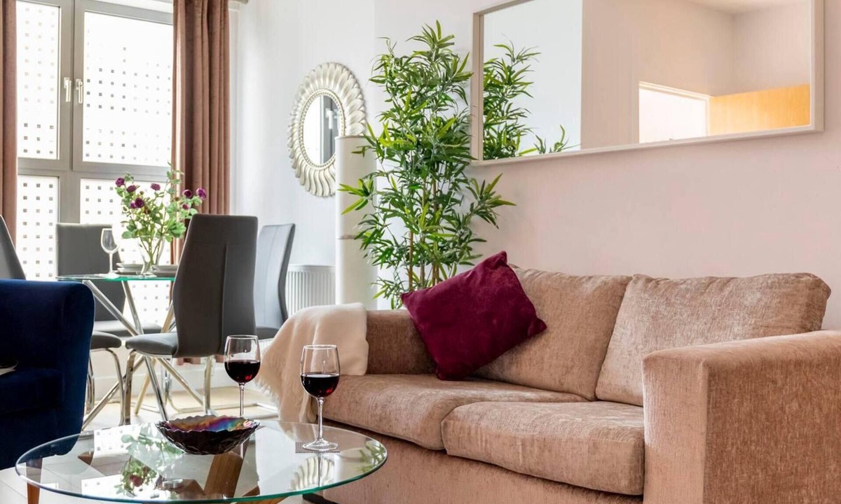 Redhill Apartment | Castle Haven Apartment, Redhill