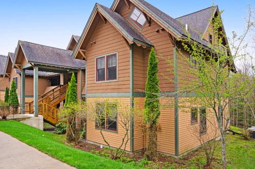 Proctorsville House | Castle Hill Condo