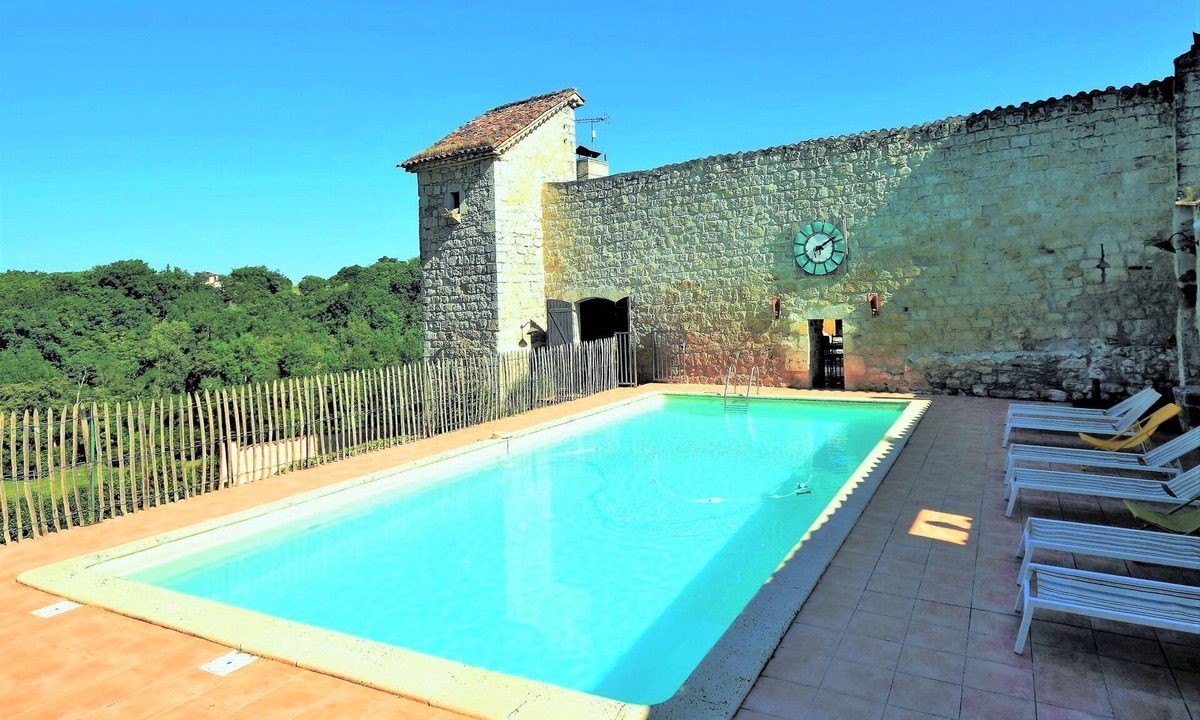 Bon-Encontre Cottage | Castle in Bon-Encontre with Pool & Garden