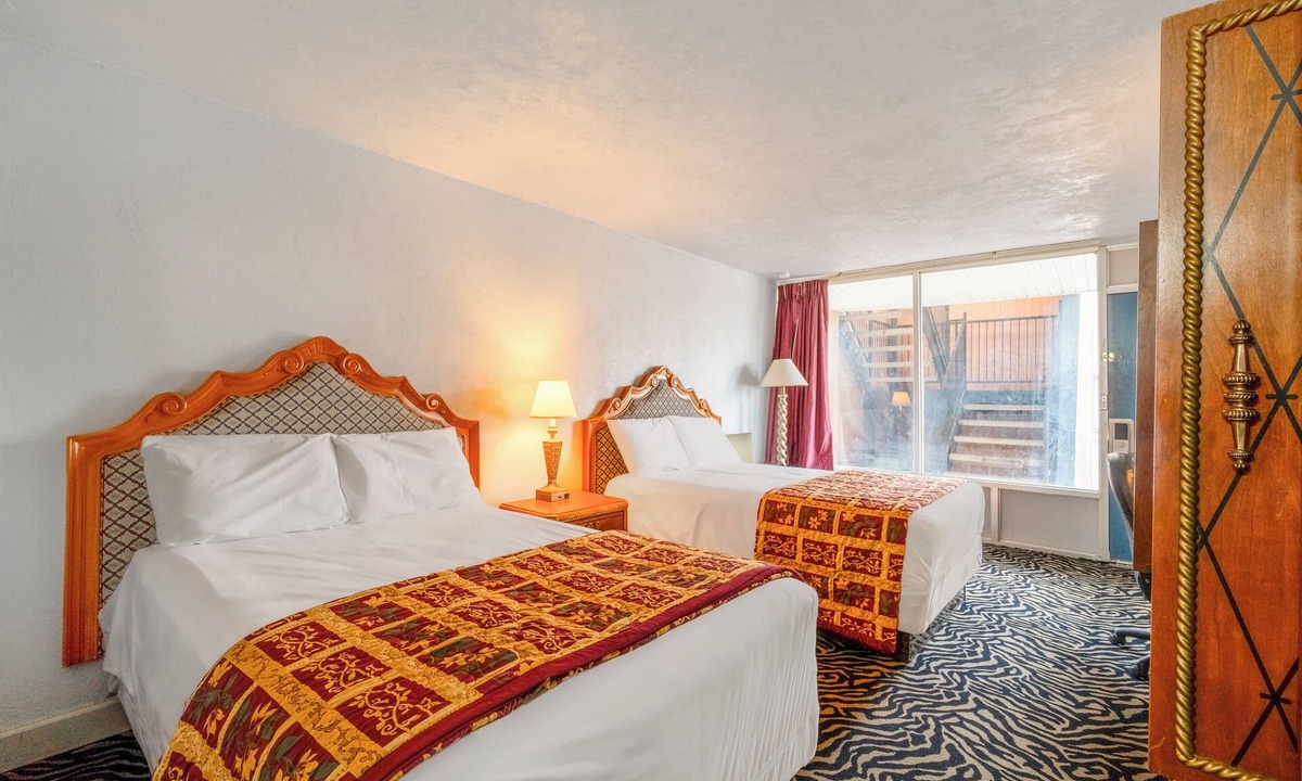 Lawton Hotel | Castle Inn & Suites by OYO Lawton