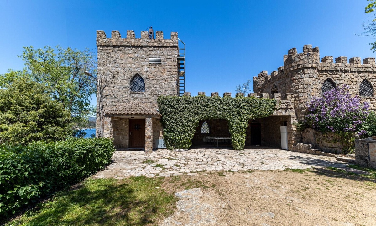 El Barraco Other | Castle 'Isla Del Burguillo' with Private Terrace, Private Garden and Wi-Fi
