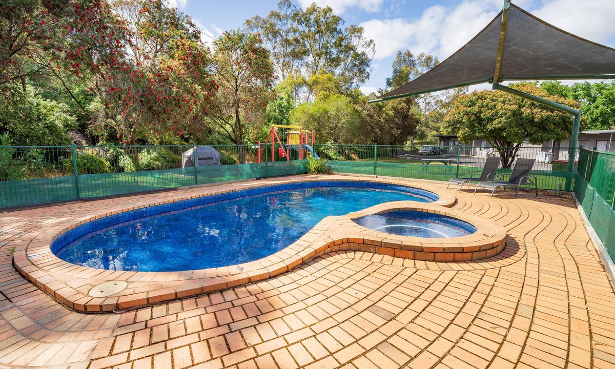 Castlemaine Hotel | Castle Motel