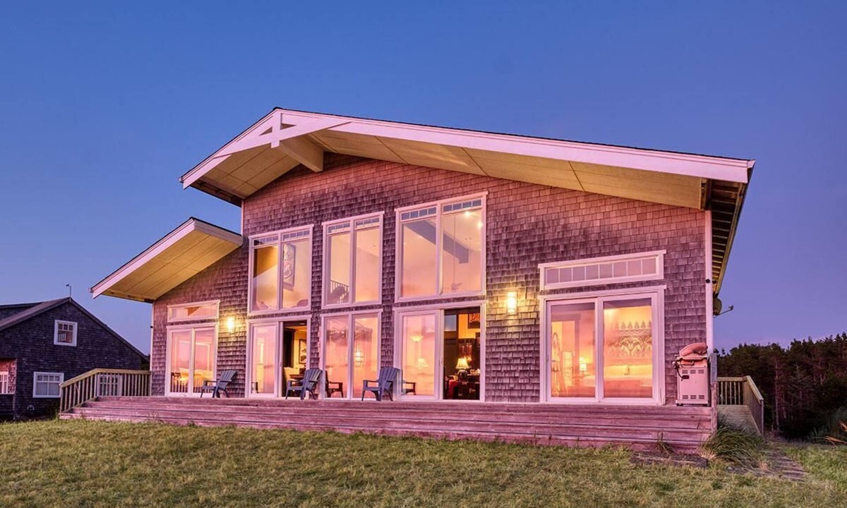 Ocean Park House | Castle of Westeros - luxury oceanfront house, pet-friendly, EV level 2 charger