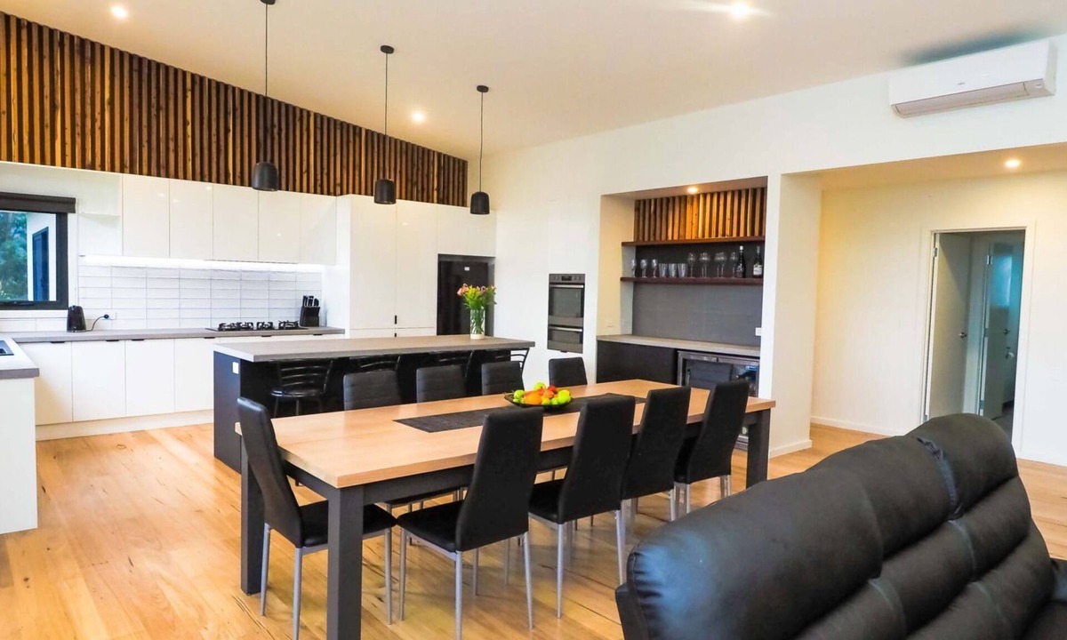 Marysville House | CASTLE ON THE HILL - Beautiful Mountain Views