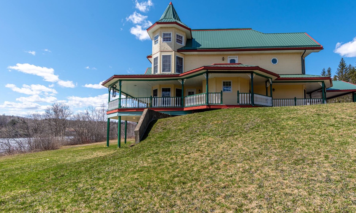 Saint David Other | Castle on the Lake