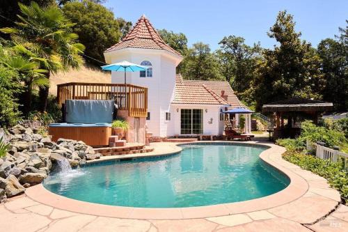 Redwood Valley House | Castle retreat get-away