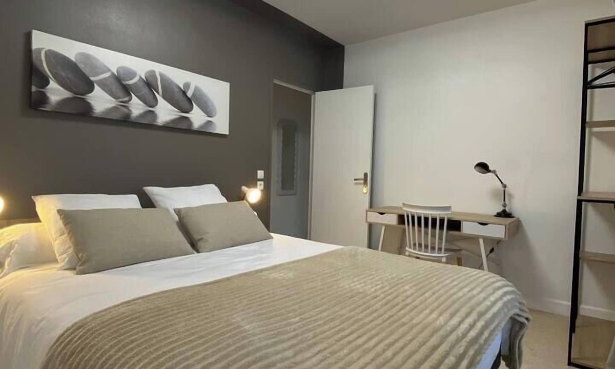 Saint-Amand-en-Puisaye Apartment | Castles, pottery, wine and hiking