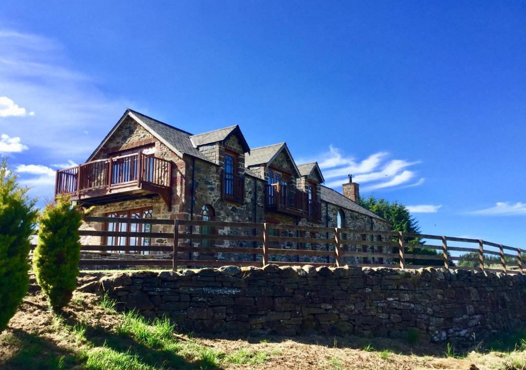 Kirriemuir House | Castleview @ Newton Steading Farm