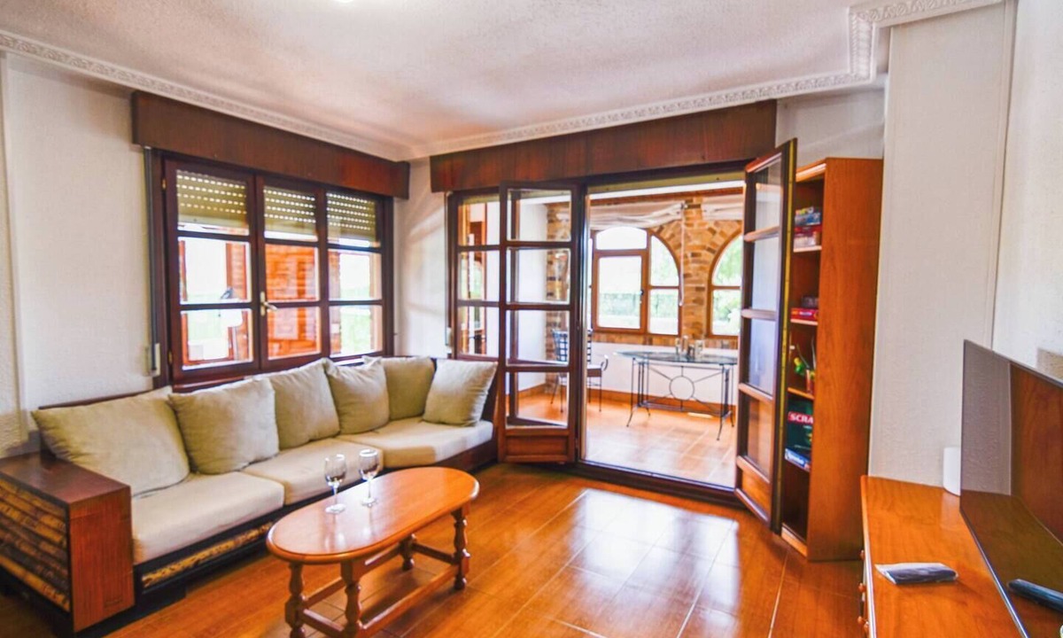 Hoznayo House | Castro Vizmaya, comfortable and spacious first floor, close to everything.