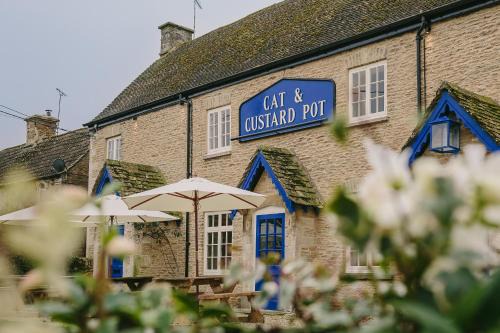 Tetbury Bed & Breakfast | Cat and Custard Pot Inn