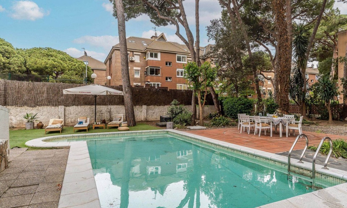 Gava Apartment | Catalan Villa, private pool&garden close to beach