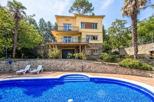 Santa Maria de l'Avall Villa | Catalunya Casas Elegant Mountain Villa just 30km to Barcelona