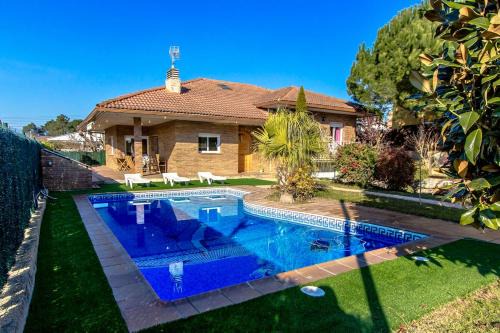 Sils Villa | Catalunya Casas Nature, beach and fun in Costa Brava!