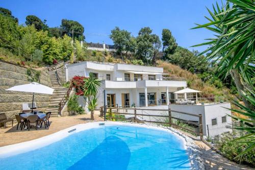 Sant Cebria de Vallalta Villa | Catalunya Casas Modern Magnificence , only a few km to the beach!