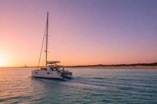 Playa Pobla de Farnals Boat Rental | Catamaran Nora Air
