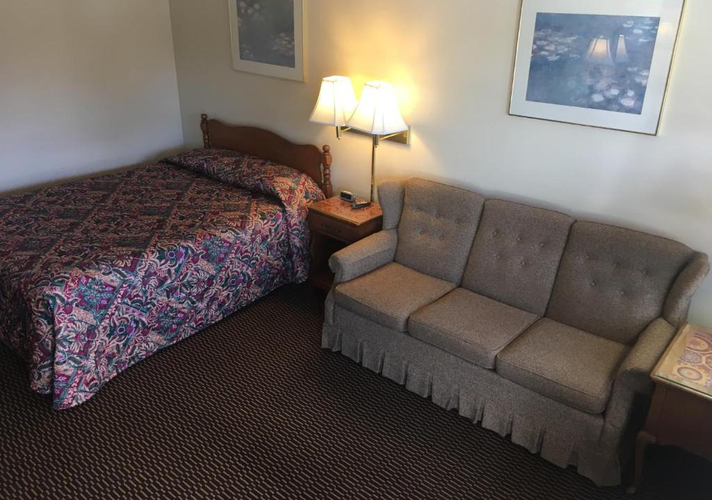 Bennington Hotel | Catamount Motel