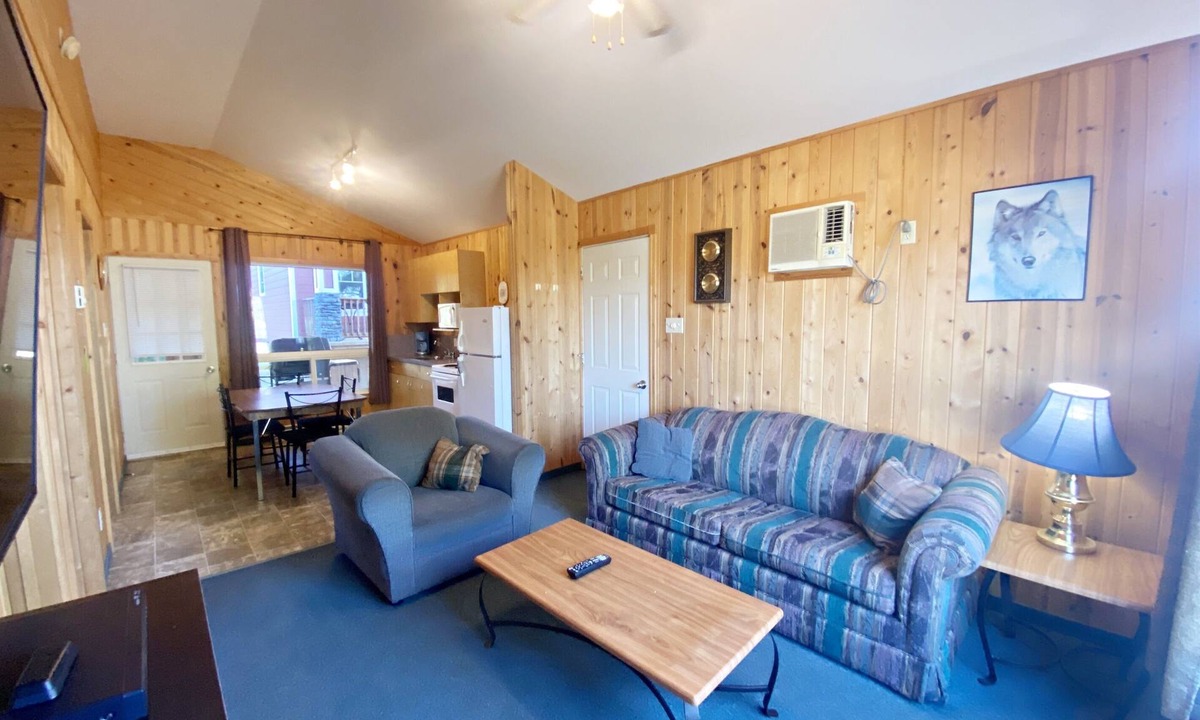 Falcon Lake Cabin | Catch n' Relax: The Fisherman's Retreat!