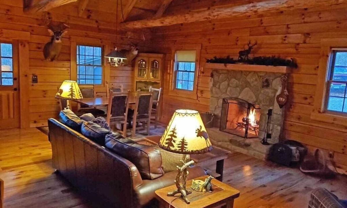 Nelsonville Cabin | Catch some R&R with Timber Lodging