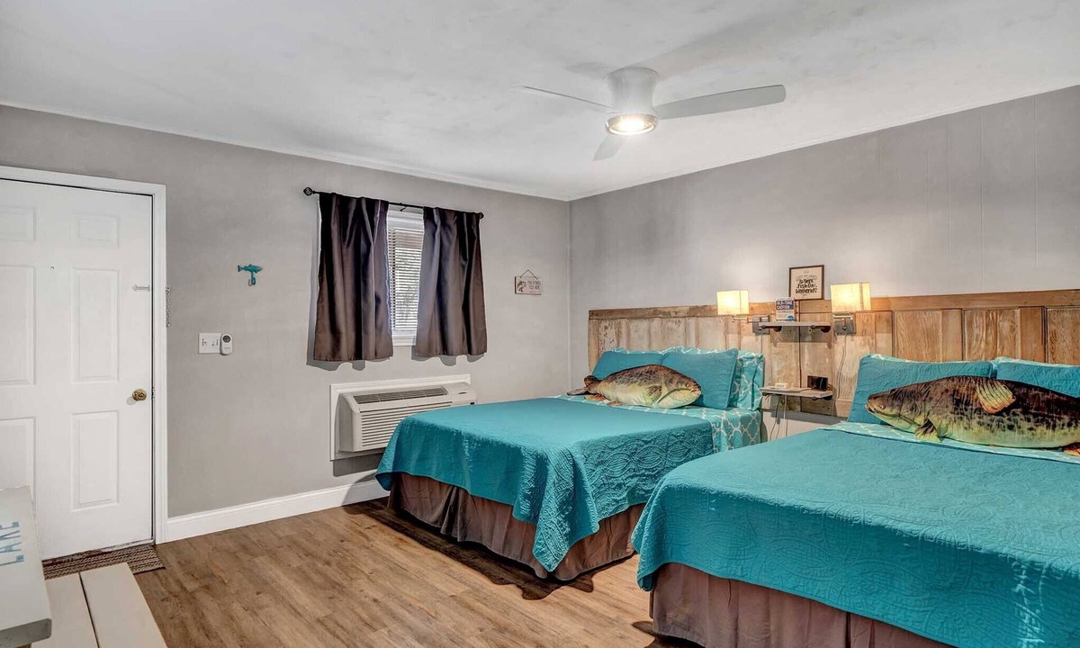 Quitman Hotel | Catfish Cabin Room 1