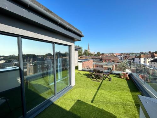 Chichester Apartment | Cathedral Views
