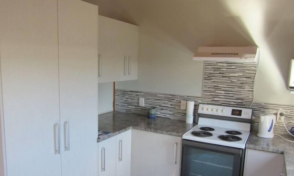 Whangamata Cottage | Caths cottage on Mayfair