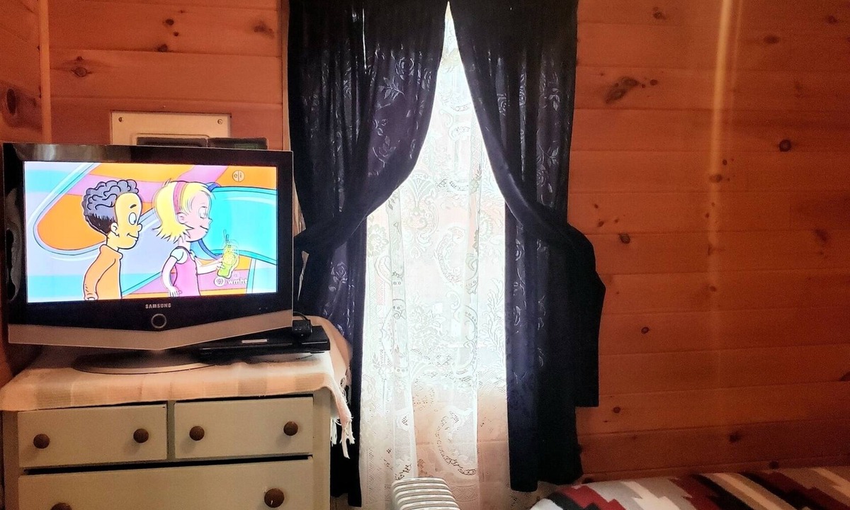 Prattsville Cabin | Catskill Bungalow - Tiny House Vacation for couples, Windham & Hunter NY, skiing