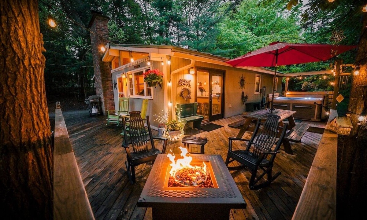 Tannersville Ski Chalet | Catskill Chalet: Hunter Mtn Ski Chalet w/Spa