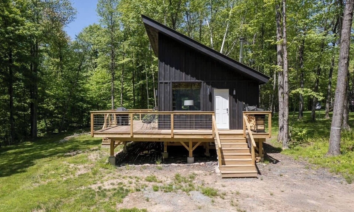 Roscoe House | Catskills, 5 Acres, Large Deck + BBQ | Tiny House