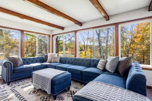 Narrowsburg House | Catskills Delaware River Modern Colonial Getaway
