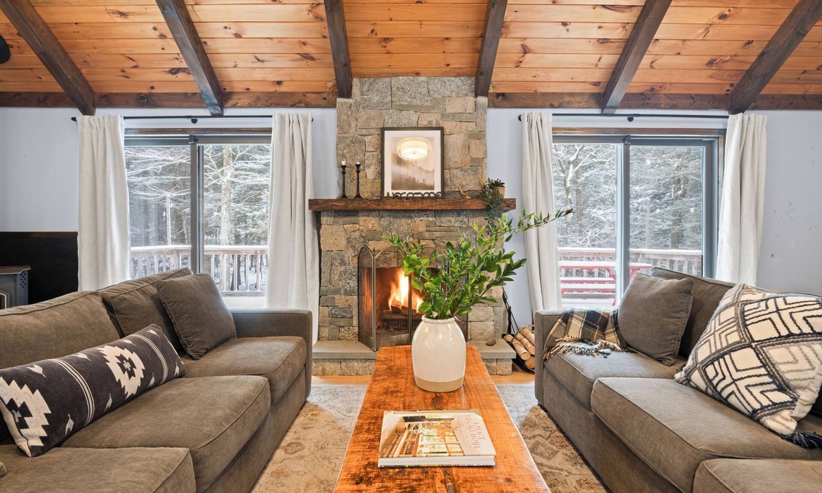 Prattsville House | Catskills Mountain Home Near Windham w/Fireplace & Open Living | Deer Run Lodge