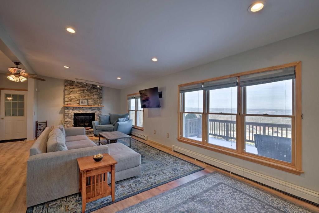 Cornwallville House | Catskills Mtn Retreat w/Panoramic View & Fire Pit