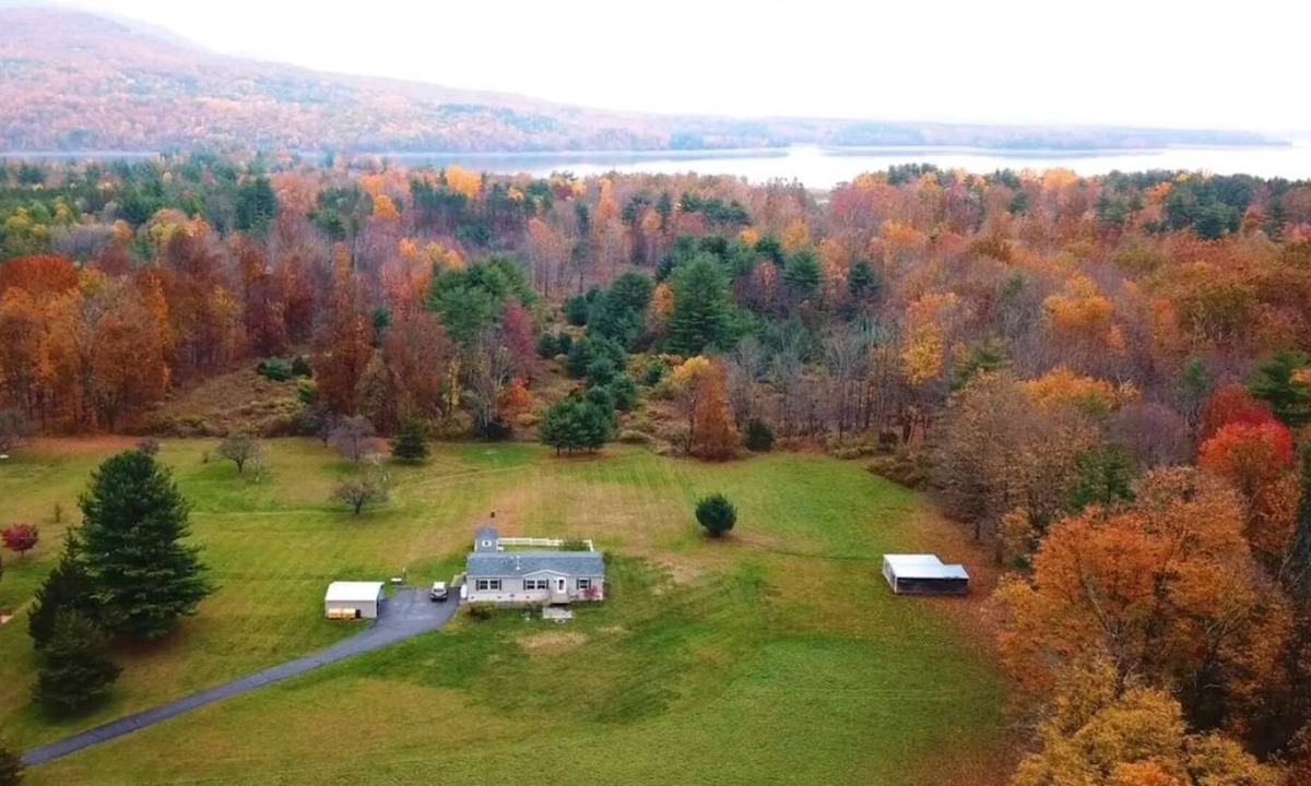 West Shokan House | Catskills Panoramic Mountain View House