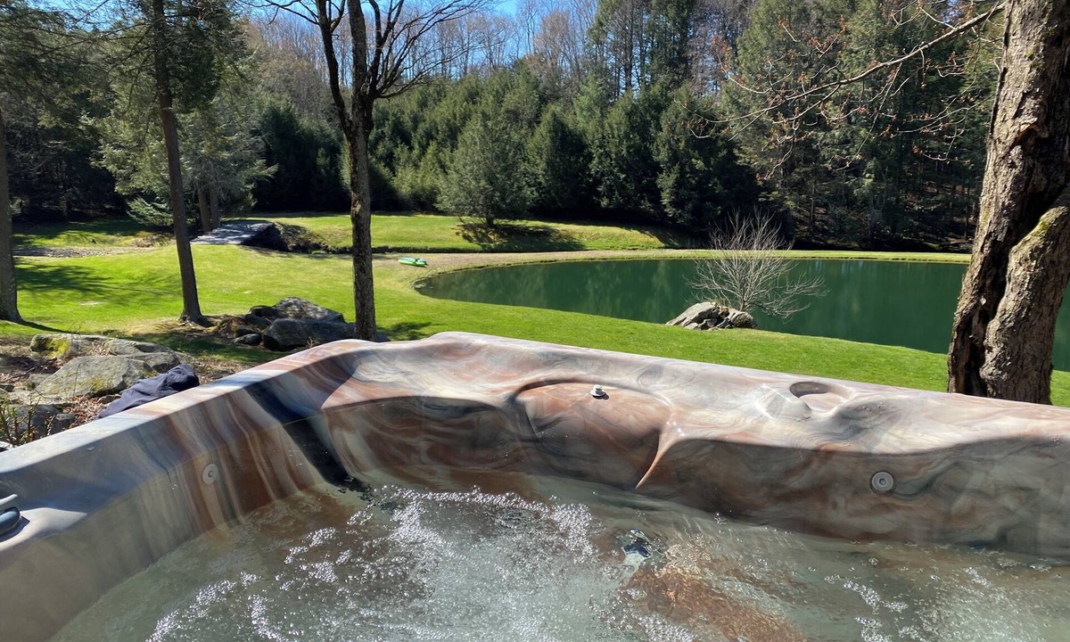 Liberty Villa | Catskills Pond Getaway