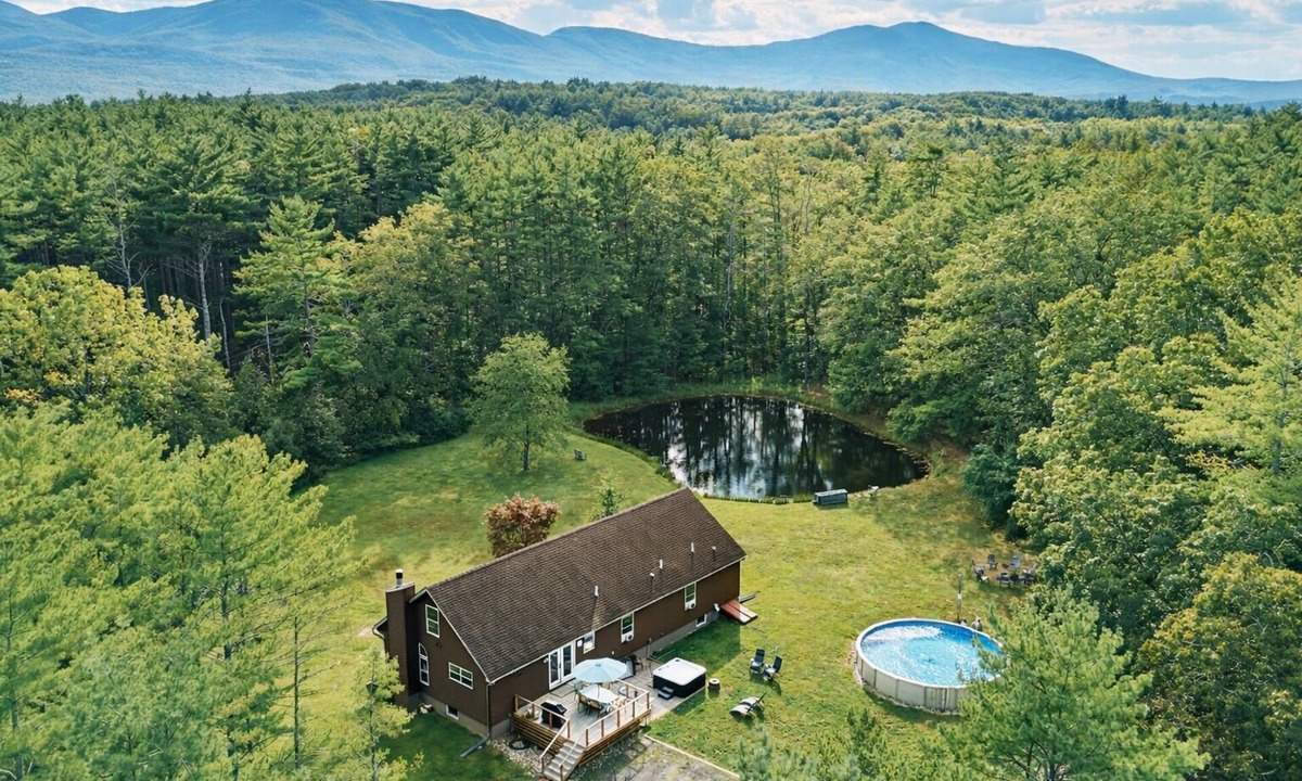 Cairo Cabin | Catskills Retreat with Private Pool, Hot Tub, Fire Pit, Pond, near Hudson