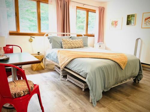 Highmount Apartment | Catskills The Bohemian Dream
