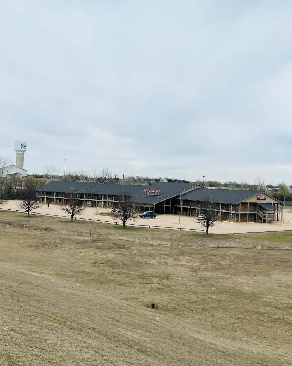 Stroud Hotel | Cattle country lodge
